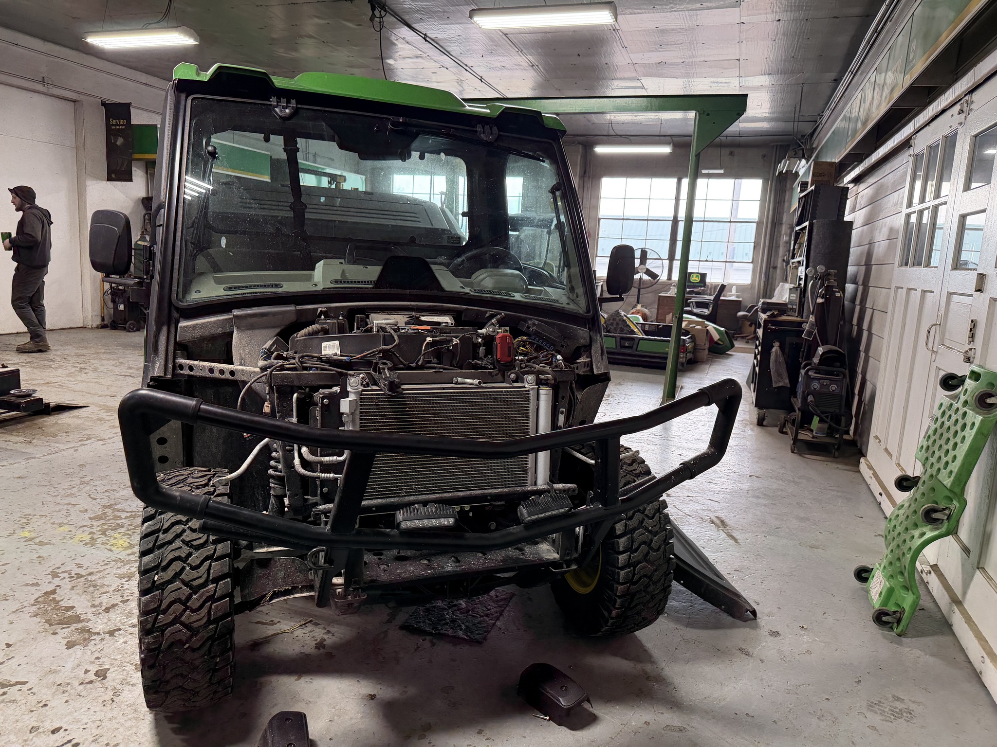 2024 John Deere XUV 835R Image 9