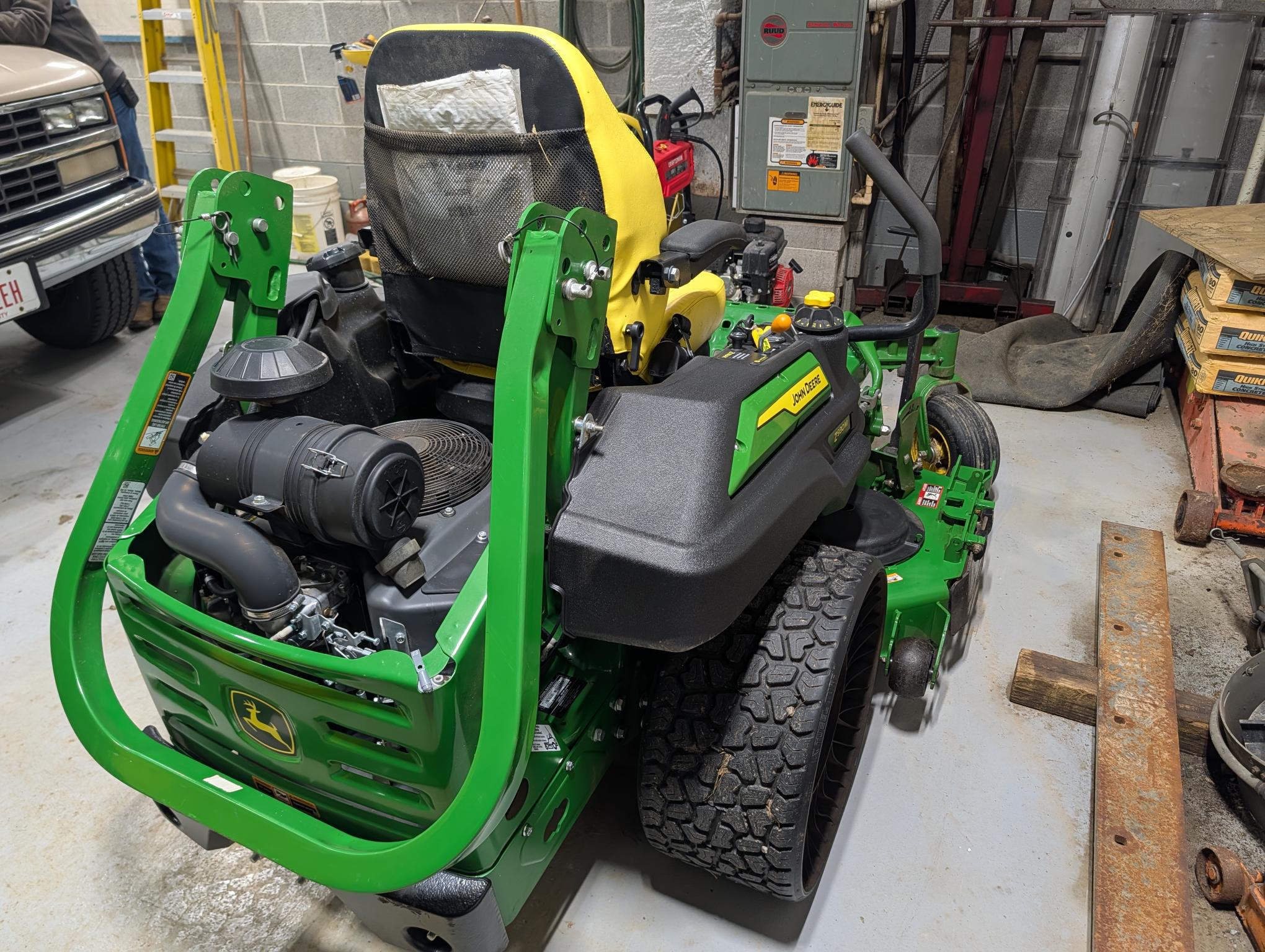 2023 John Deere Z930M Image 6