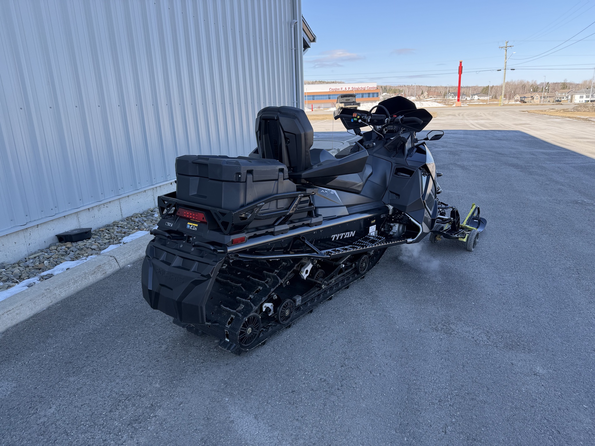 2023 Polaris Titan Adventure 800 155 ES Image 8