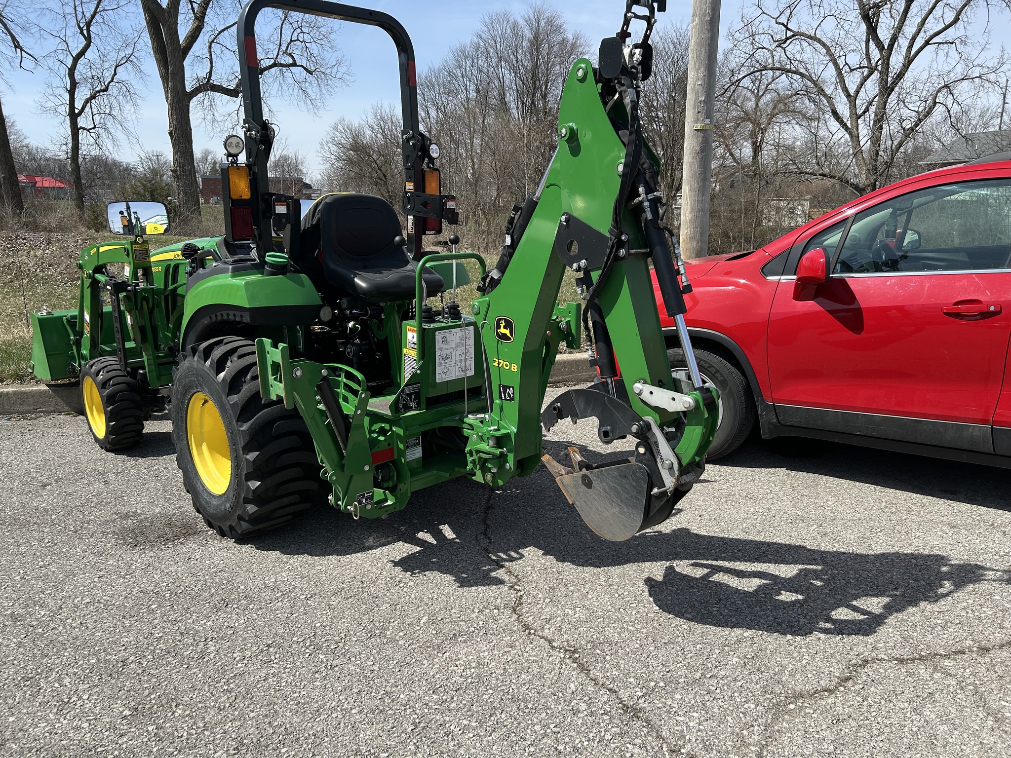 2018 John Deere 2032R Image 2