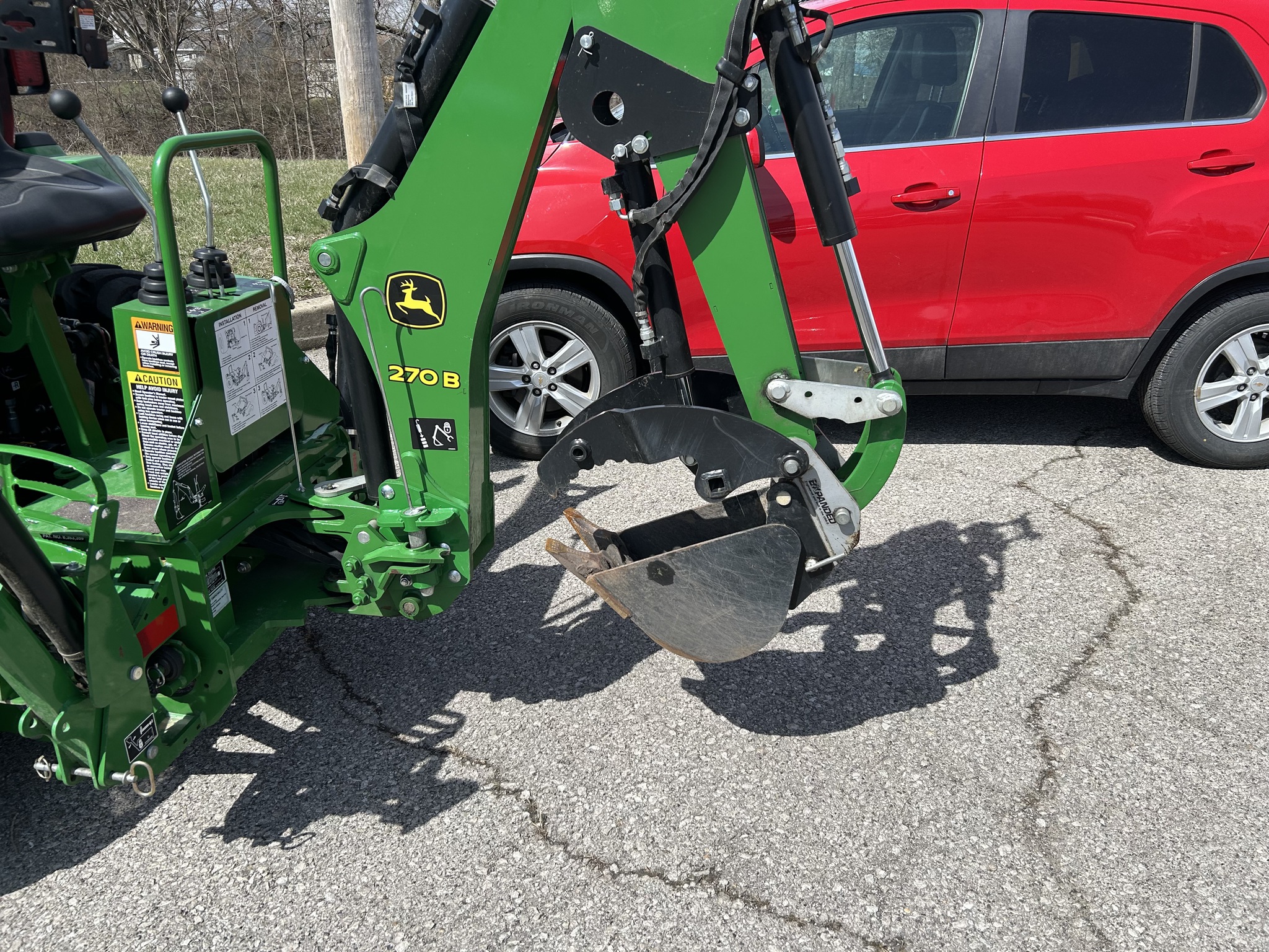 2018 John Deere 2032R Image 17