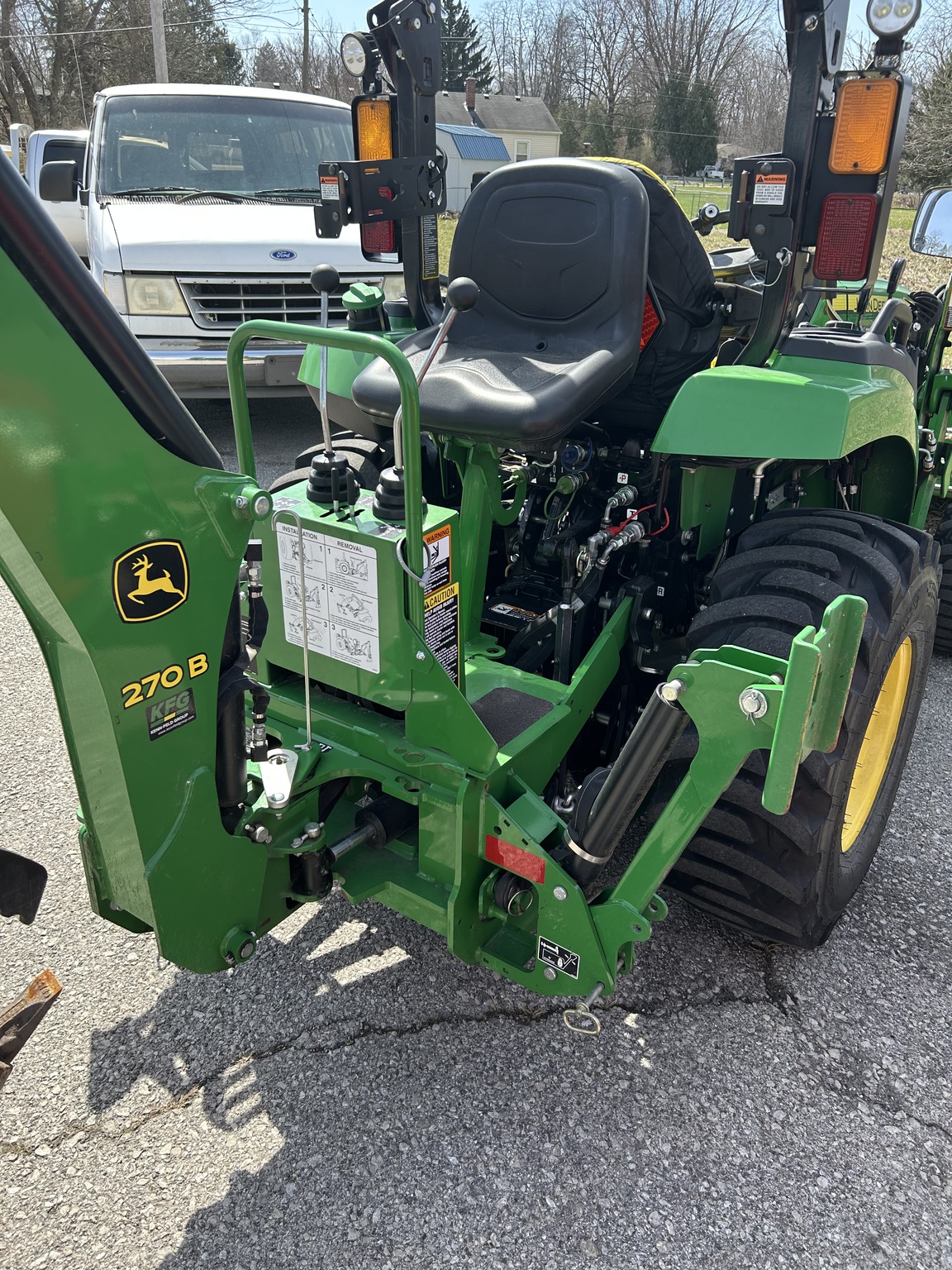 2018 John Deere 2032R Image 13