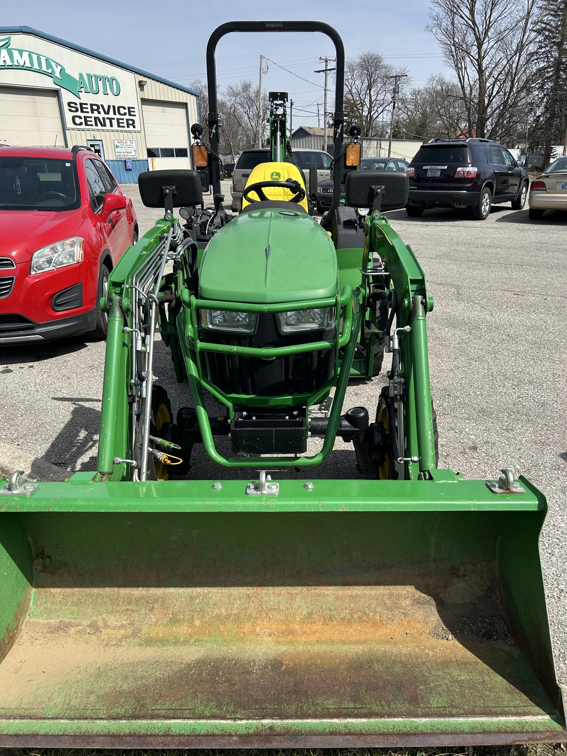 2018 John Deere 2032R Image 5
