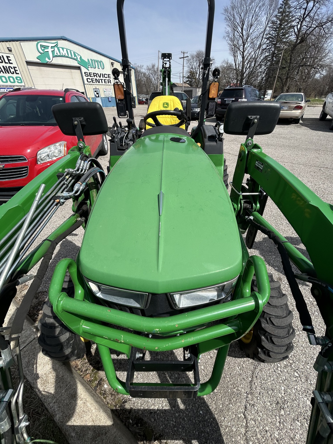 2018 John Deere 2032R Image 8