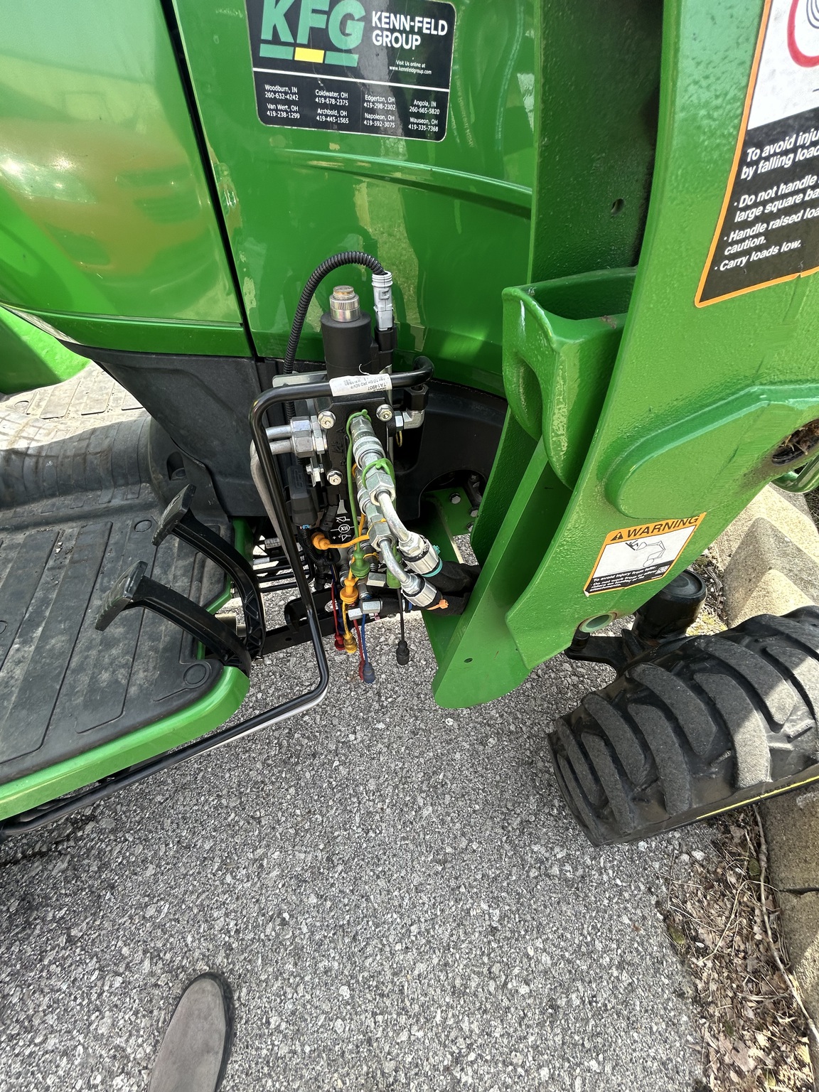 2018 John Deere 2032R Image 19