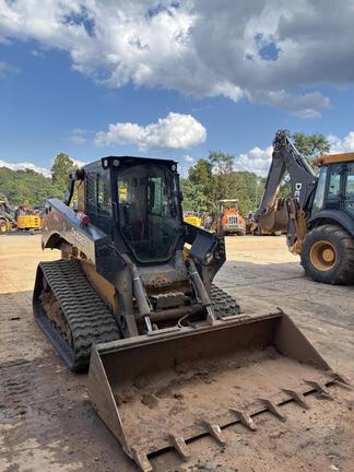 Photo of 2023 John Deere 333G