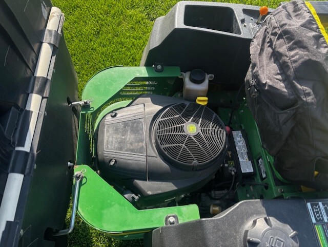 2011 John Deere Z425 Image 3