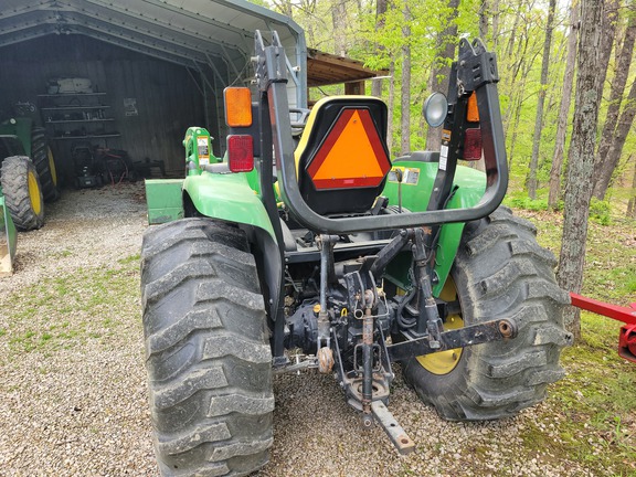 Photo of 2004 John Deere 4720
