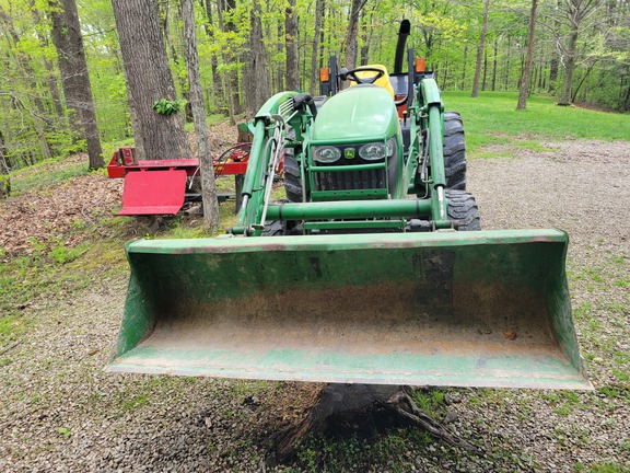 Photo of 2004 John Deere 4720