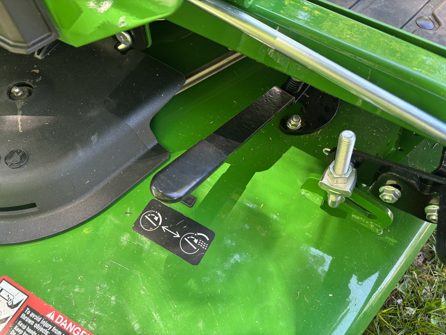 Used 2024 John Deere Z545R Zero Turn Mowers at Koenig Equipment in Tipp City, OH - PhotoXL9