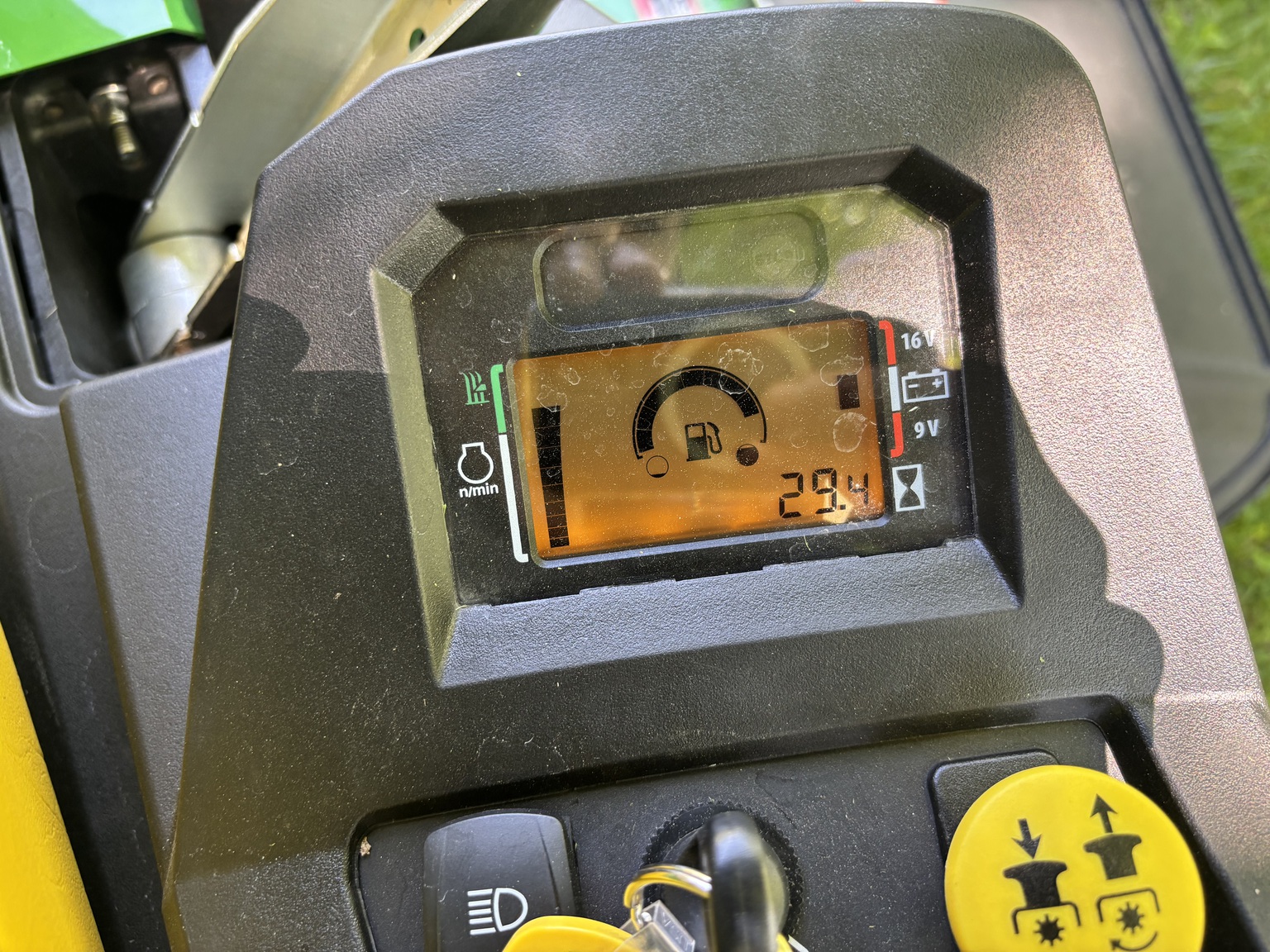 Used 2024 John Deere Z545R Zero Turn Mowers at Koenig Equipment in Tipp City, OH - PhotoXL16