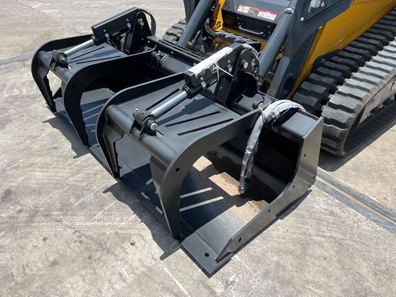Photo of a 2024 John Deere GRAPPLE84S