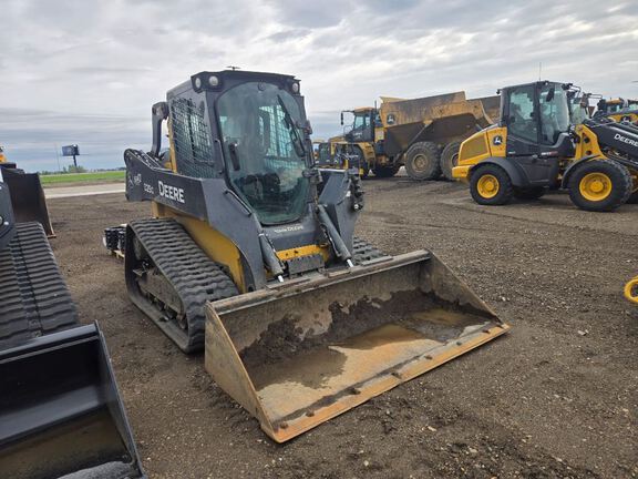 Photo of a 2019 John Deere 325G