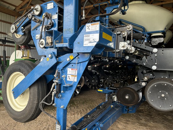 2023 Kinze 3605