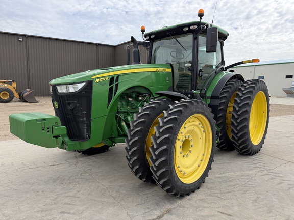  John Deere 8370R