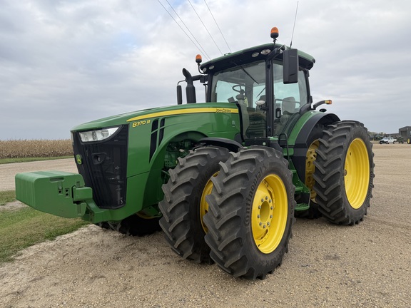  John Deere 8370R