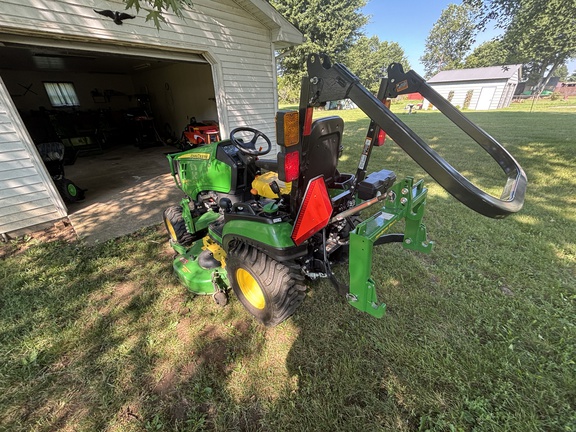Used 2022 John Deere 1025R Compact Utility Tractors at Koenig Equipment in Richmond, IN - Photo3