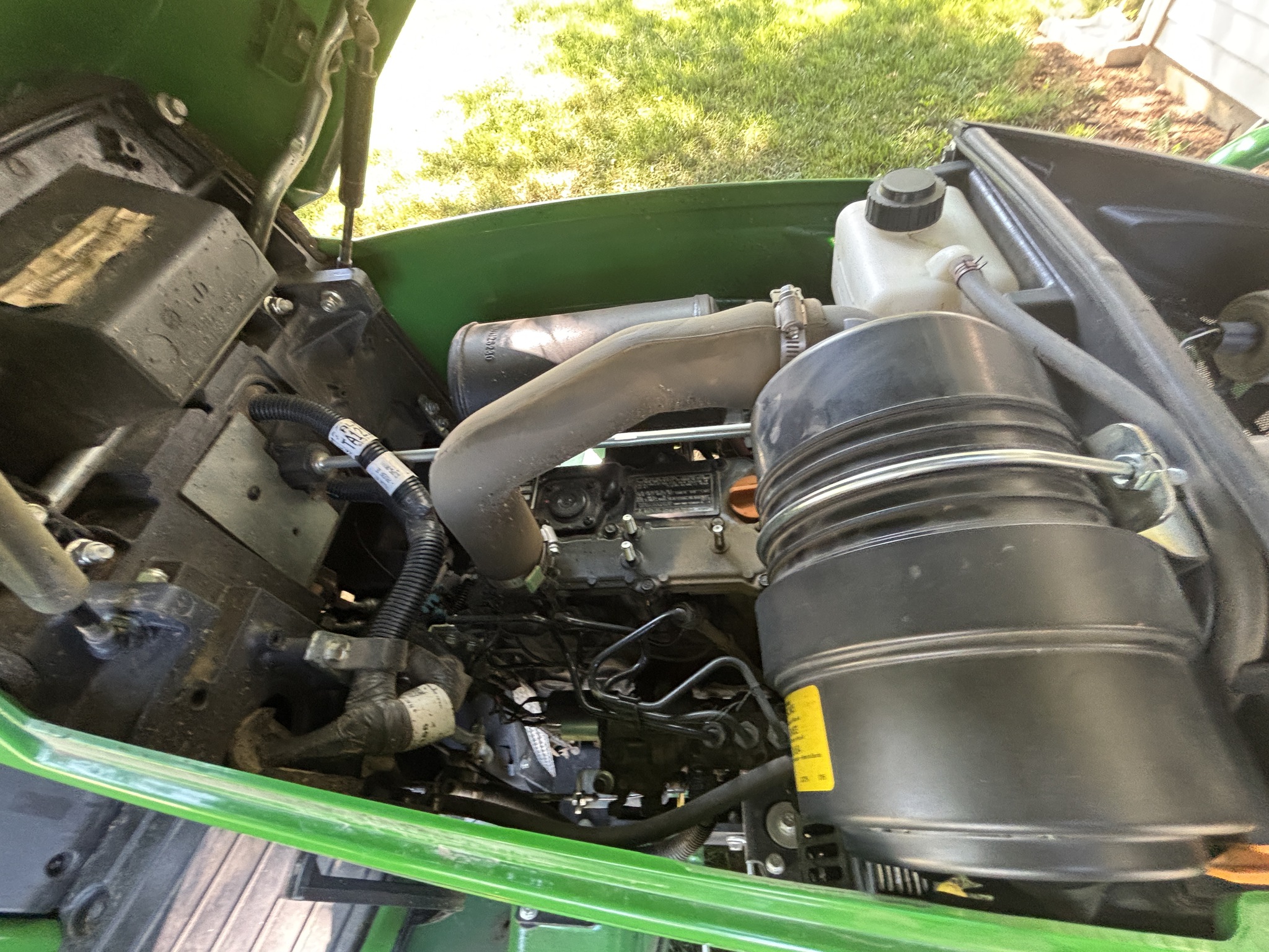 Used 2022 John Deere 1025R Compact Utility Tractors at Koenig Equipment in Richmond, IN - PhotoXL9