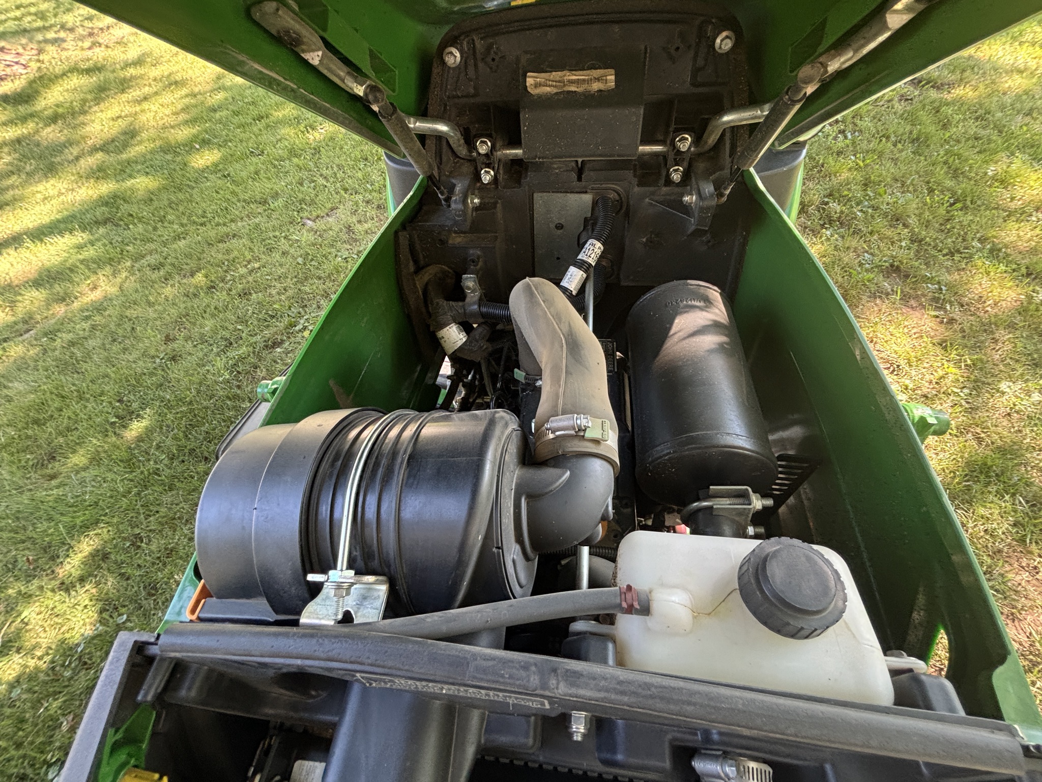 Used 2022 John Deere 1025R Compact Utility Tractors at Koenig Equipment in Richmond, IN - PhotoXL10