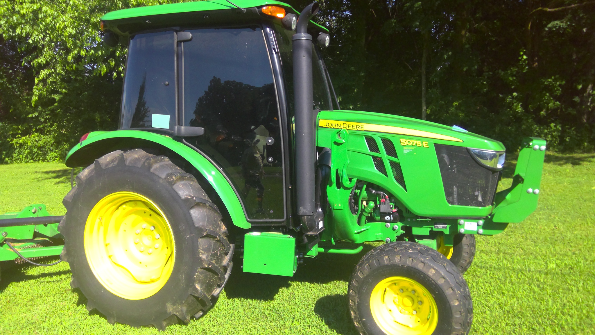 2023 John Deere 5075E