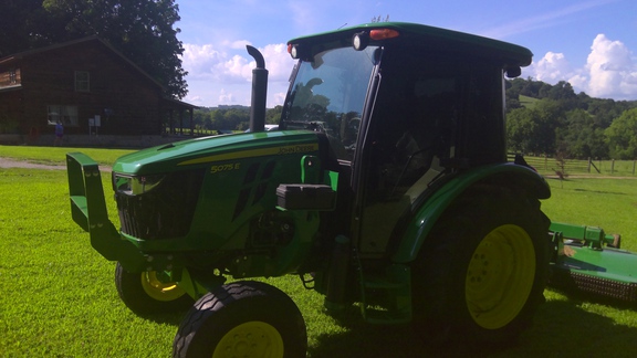 2023 John Deere 5075E