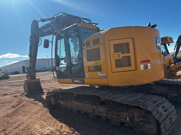 2022 John Deere 245G