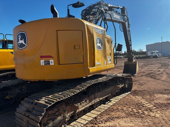 2022 John Deere 245G