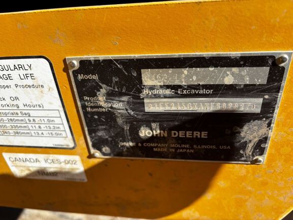 2022 John Deere 245G
