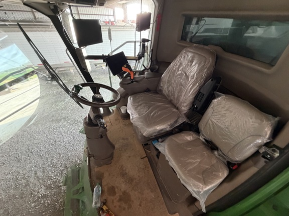 Photo of 2024 John Deere S780