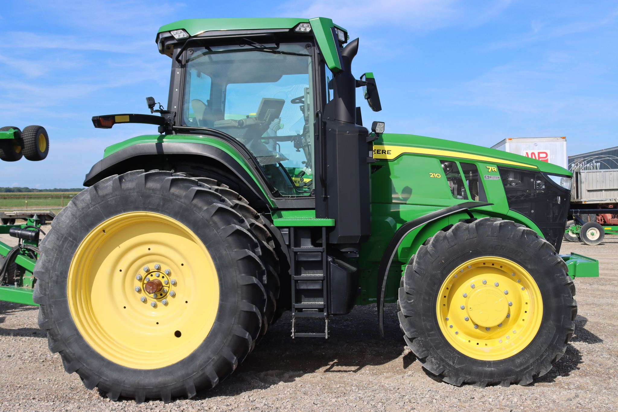 2022 John Deere 7R 210 Row Crop Tractors