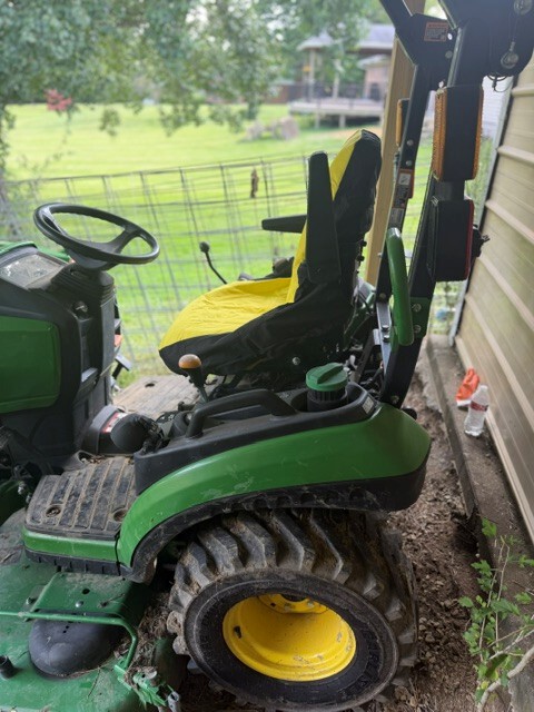 Used 2020 John Deere 1025R Compact Utility Tractors at Koenig Equipment in Greensburg, IN - PhotoXL9