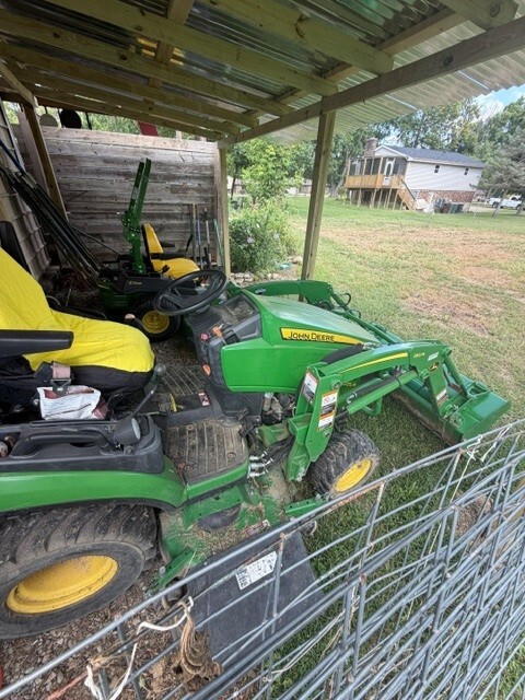 Used 2020 John Deere 1025R Compact Utility Tractors at Koenig Equipment in Greensburg, IN - PhotoXL8