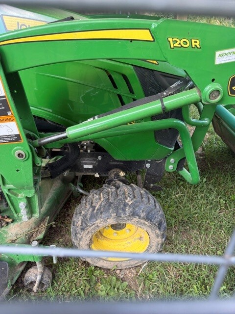 Used 2020 John Deere 1025R Compact Utility Tractors at Koenig Equipment in Greensburg, IN - PhotoXL5