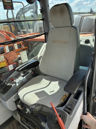 2017 Hitachi ZX210LC
