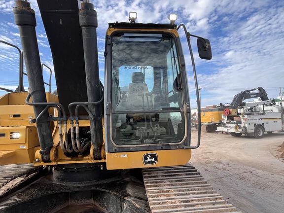2019 John Deere 300GLC