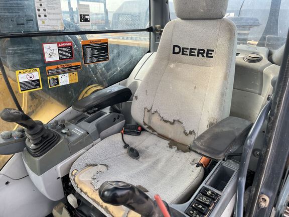 2019 John Deere 300GLC