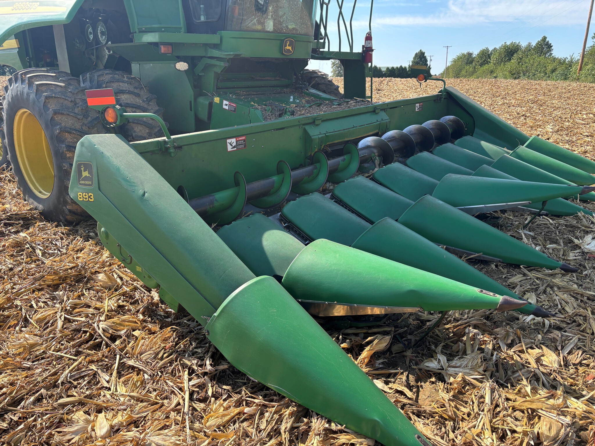 2000 John Deere 893