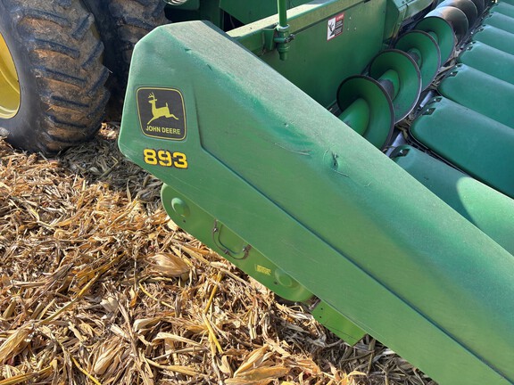 Photo of 2000 John Deere 893