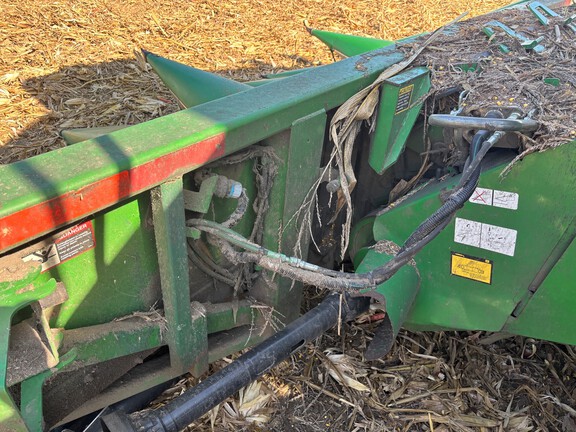 Photo of 2000 John Deere 893