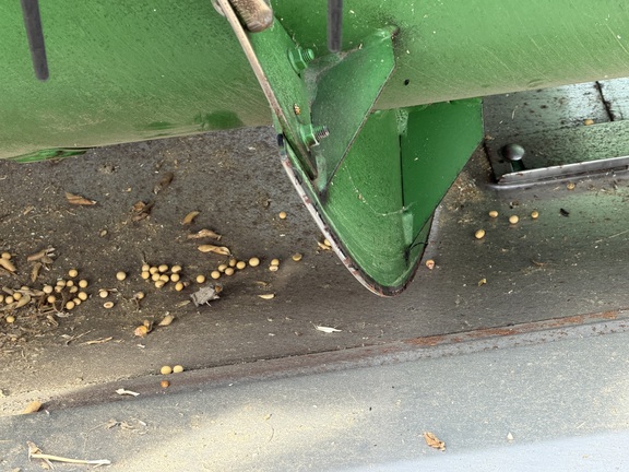 2017 John Deere 635F - Photo10