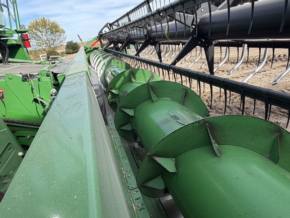 2017 John Deere 635F - Photo6