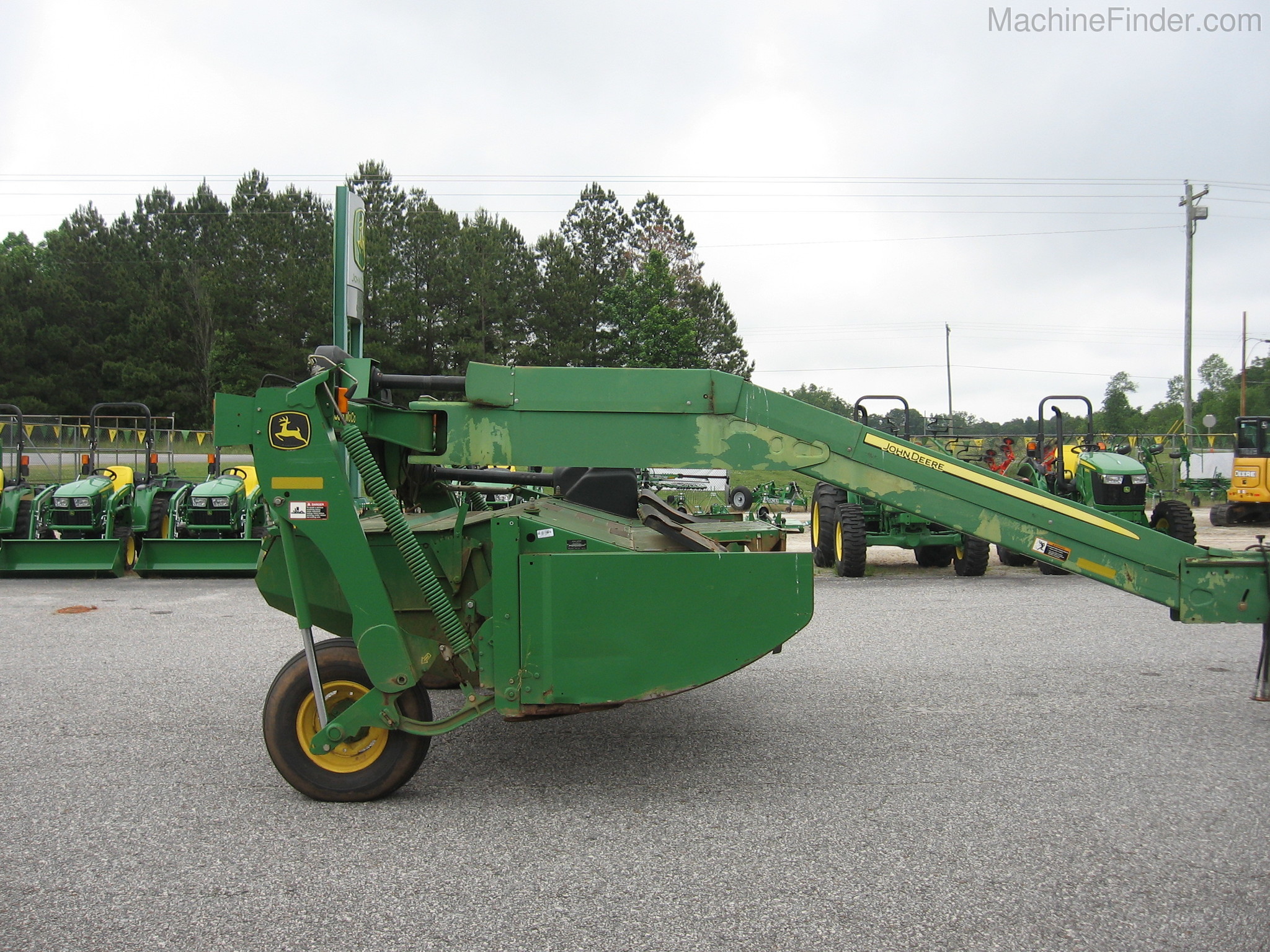 2011 John Deere 835 Image 2
