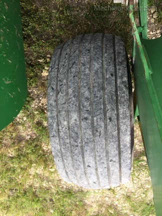 2008 John Deere 630 Image 6