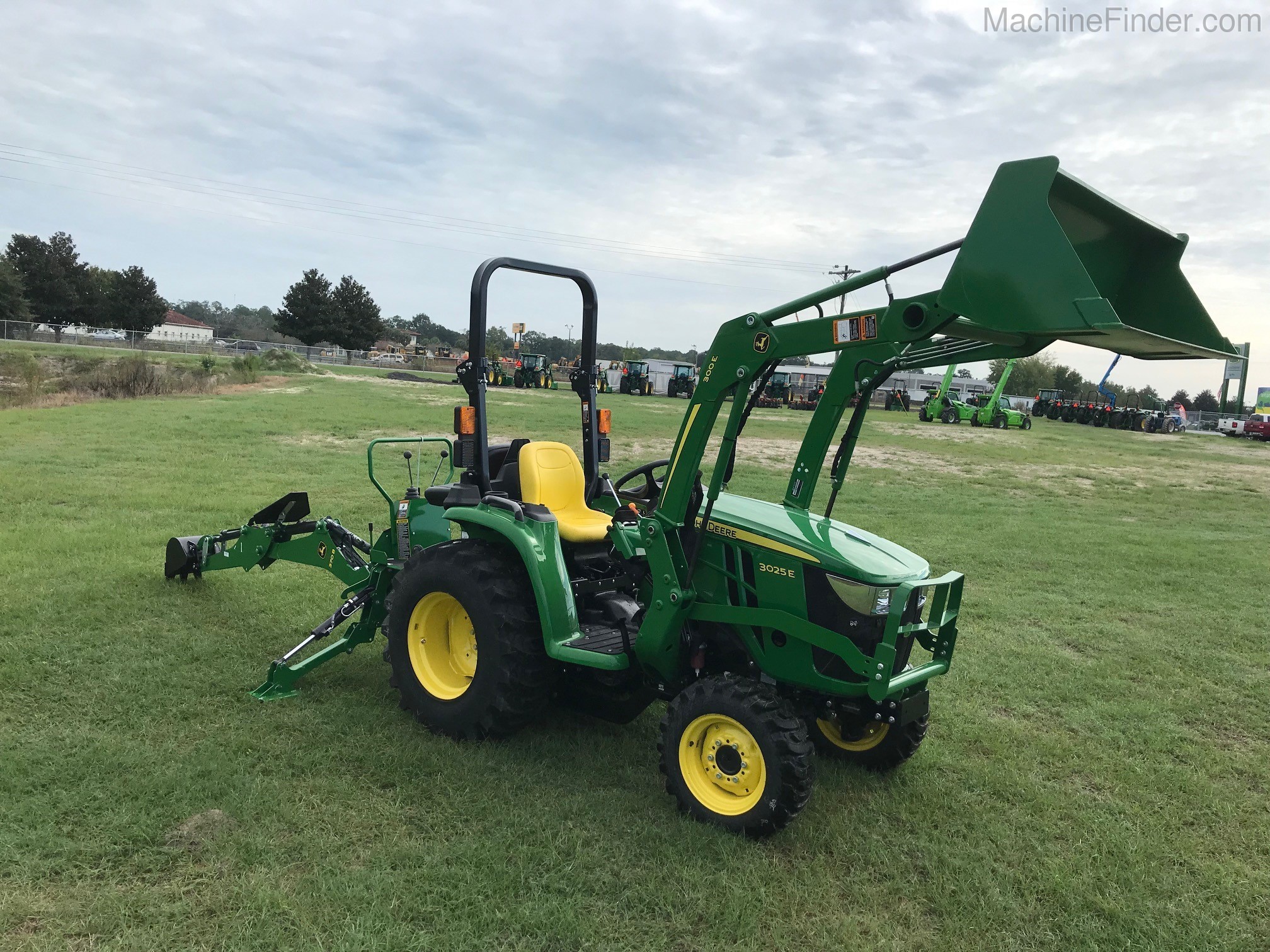 2020 John Deere 3025E TLB Image 1