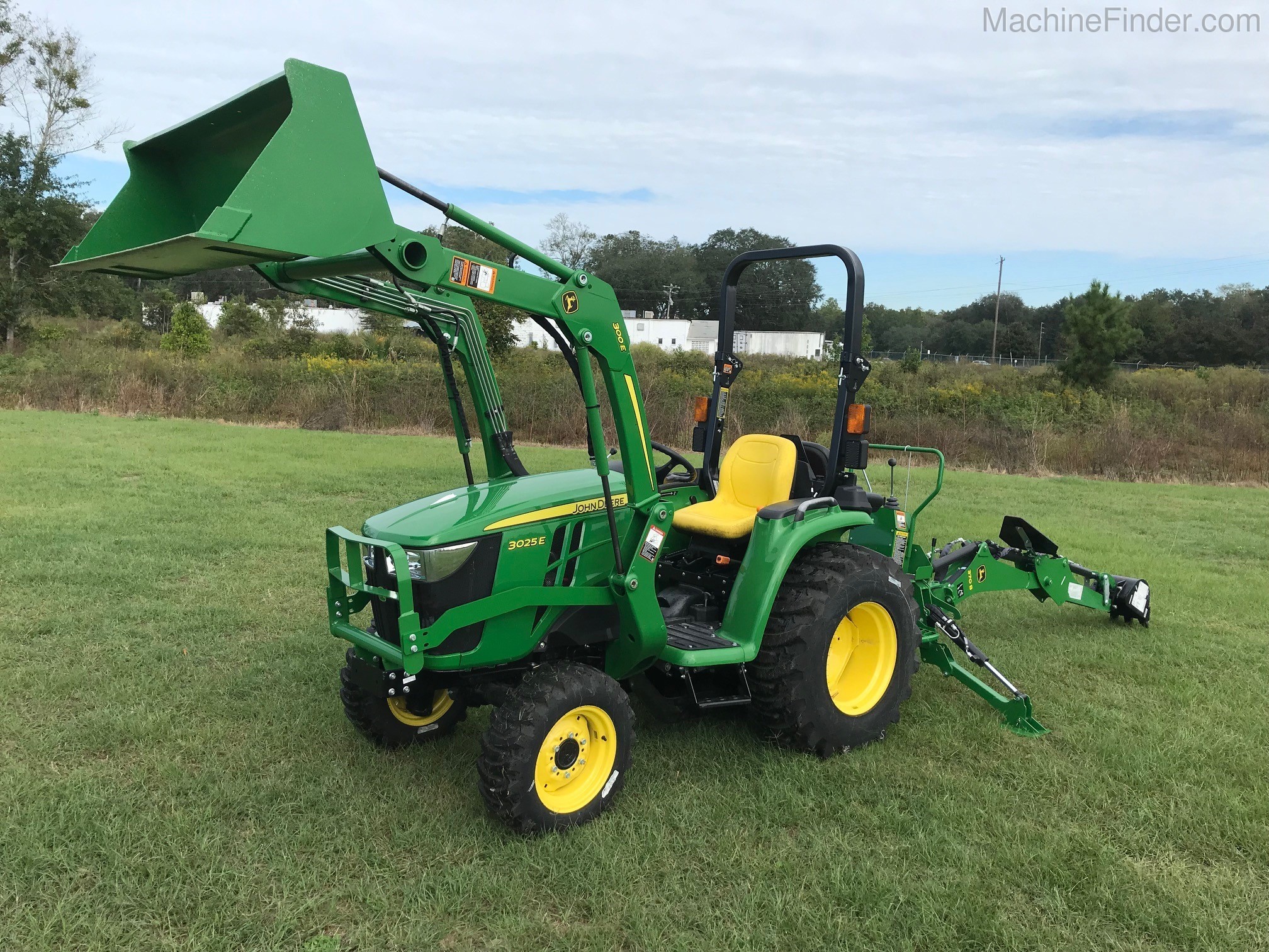 2020 John Deere 3025E TLB Image 4