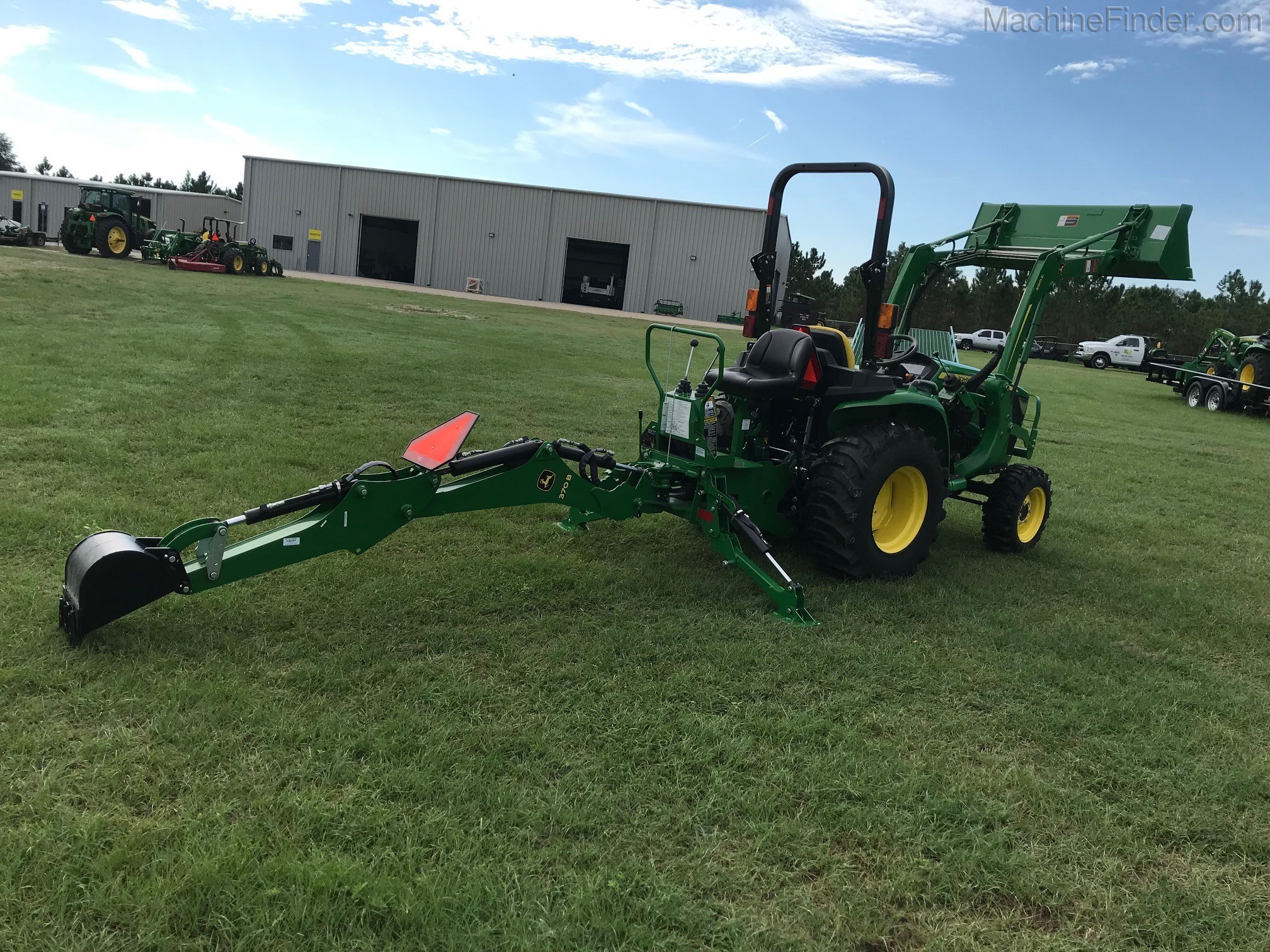 2020 John Deere 3025E TLB Image 2