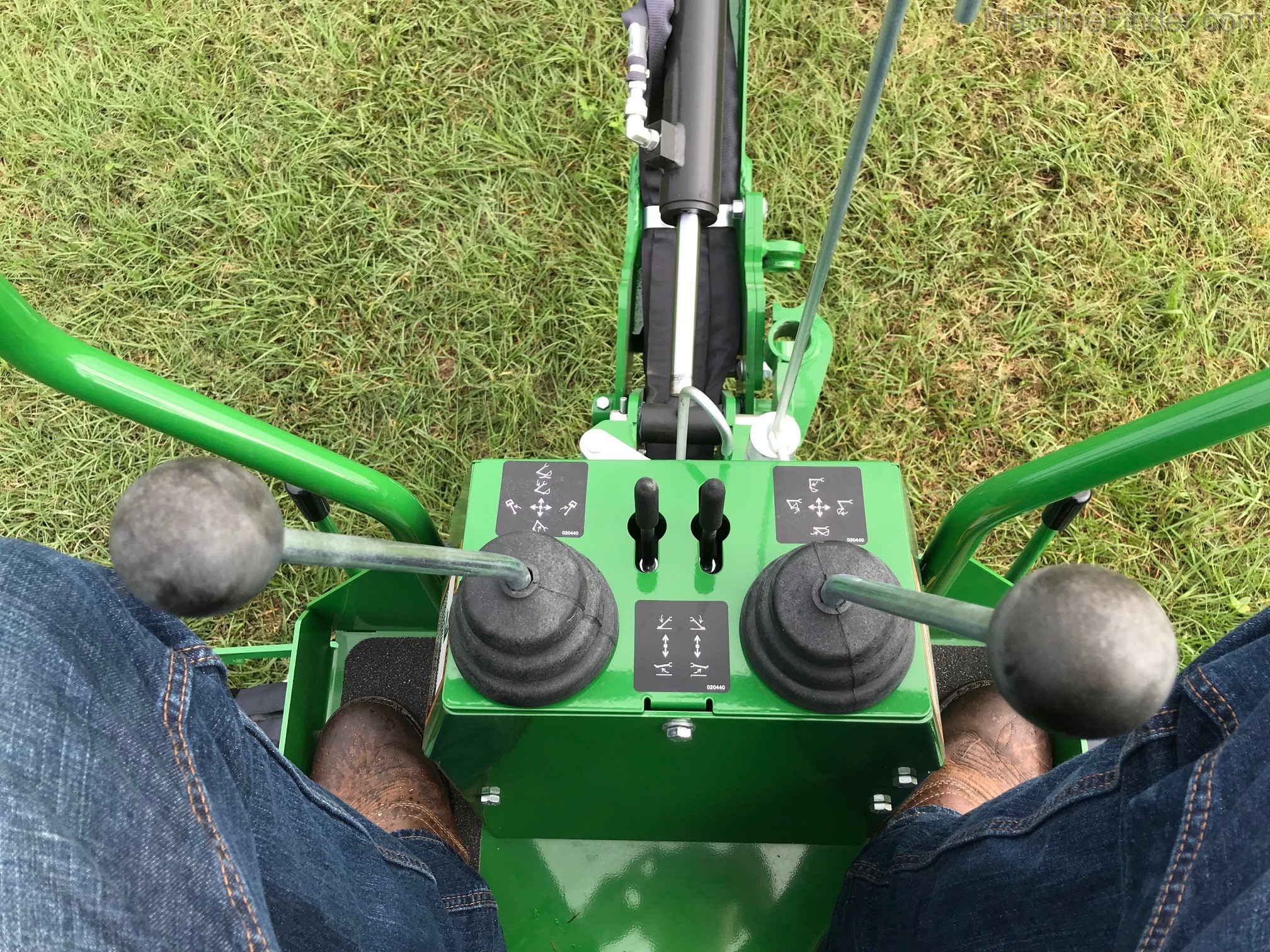 2020 John Deere 3025E TLB Image 10