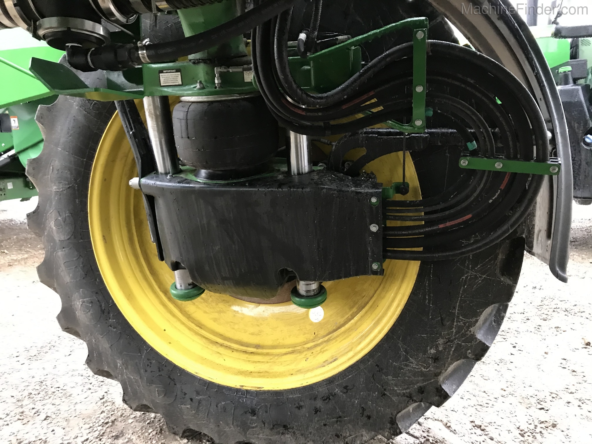 2019 John Deere R4038 Image 16