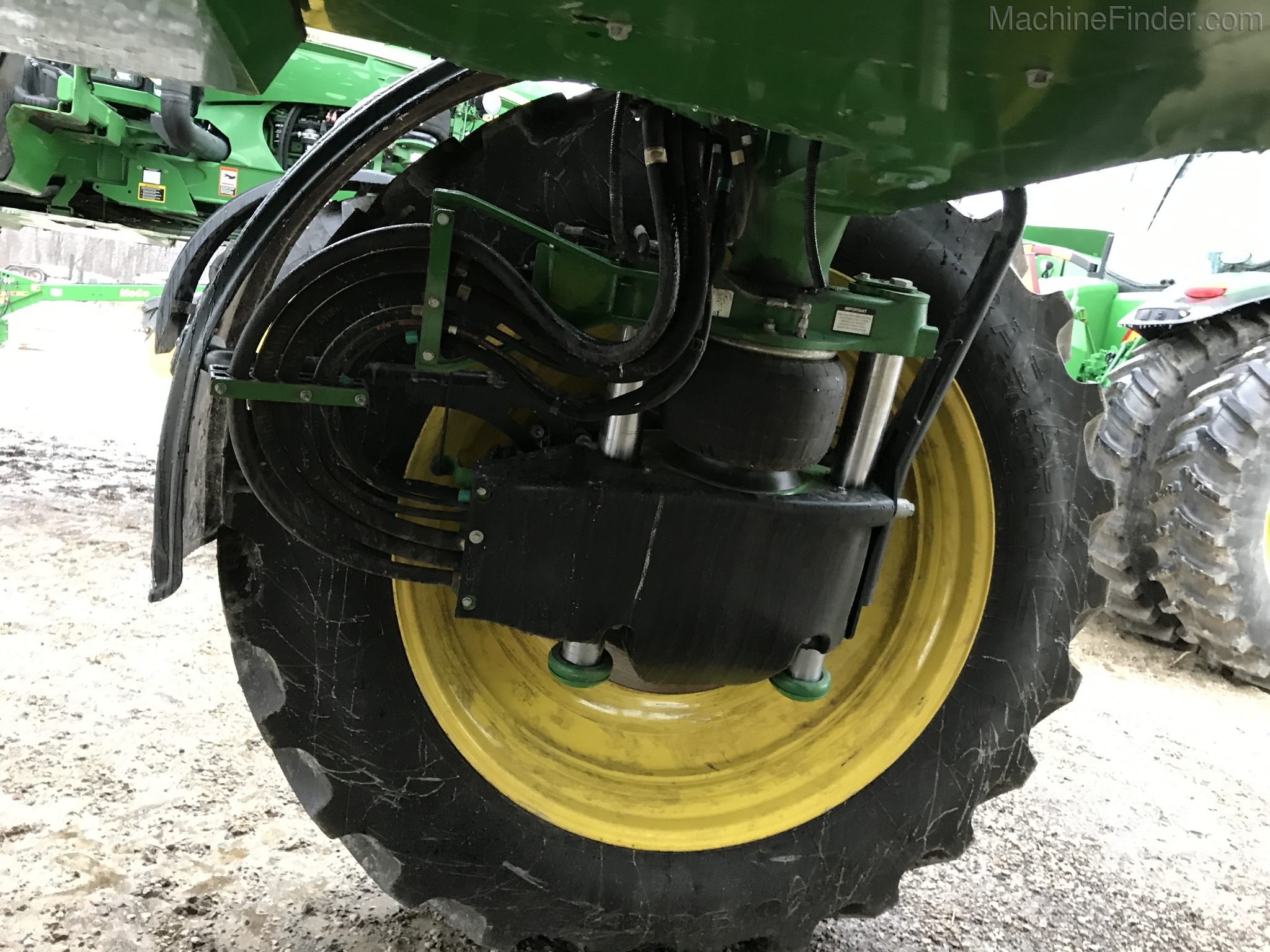 2019 John Deere R4038 Image 15