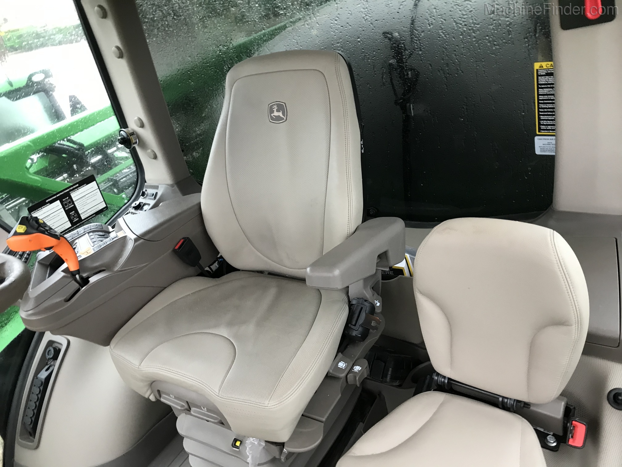2019 John Deere R4038 Image 7